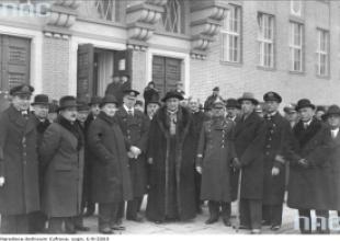 Uroczyste otwarcie Państwowej Szkoły Morskiej w Gdyni, 8 grudnia 1930 roku.