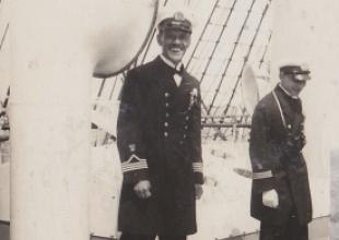 Komendant kpt. Konstanty Maciejewicz i I oficer Tadeusz Meissner, 1930 rok.