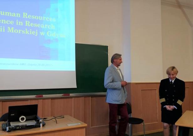 Dr Katarzyna Szelągowska-Rudzka, WZNJ oraz Dr inż. Mirosław Dereszewski, WM. Fot. I. Dudek-Muczyńska