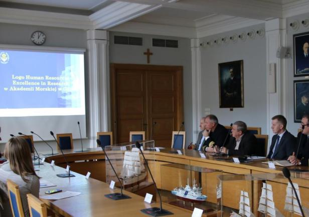 Spotkanie związane z wdrożeniem Europejskiej Karty Naukowca i Kodeksu Postępowania przy Rekrutacji Pracowników Naukowych w UMG. Fot. M. Zajk