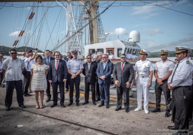 VIP-y - cywilni, mundurowi i...