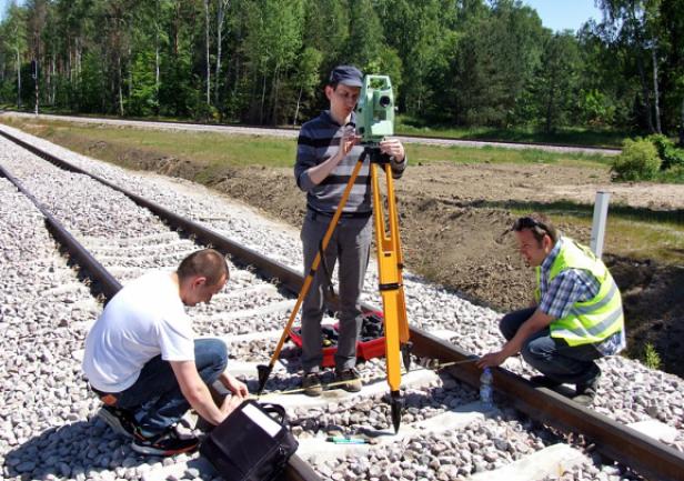 AMG uczestniczy w inwentaryzacji geodezyjnej Pomorskiej Kolei Metropolitalnej AMG uczestniczy w inwentaryzacji geodezyjnej Pomorskiej Kolei Metropolitalnej
