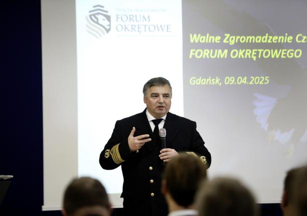 Rektor UMG prof. dr hab. inż. kpt. ż.w. Adam Weintrit. Fot. Sławomir Lewandowski/PortalMorski.pl