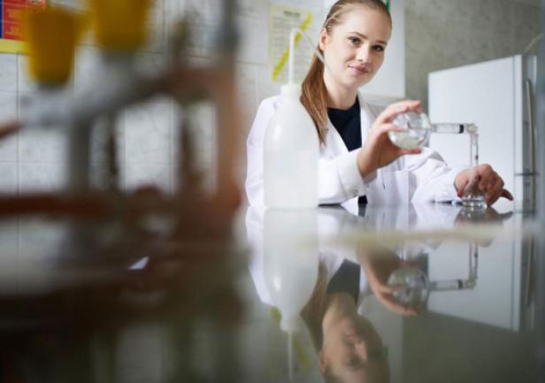 Laboratorium Wydziału Zarządzania i Nauk o Jakości UMG. Fot. Marcin Rakowski.