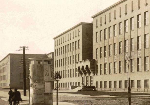 Budynek Państwowej Szkoły Morskiej w Gdyni, 1930-1939.